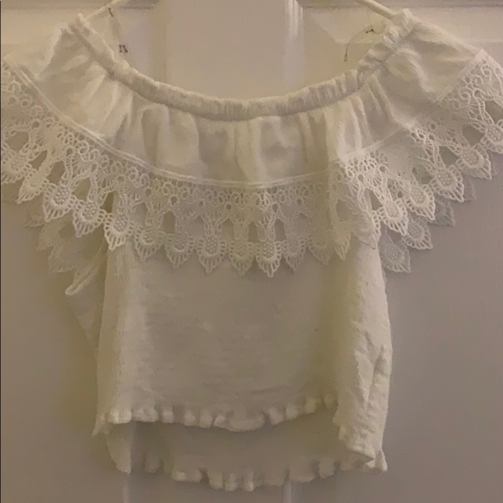 white crop top off the shoulder shirt